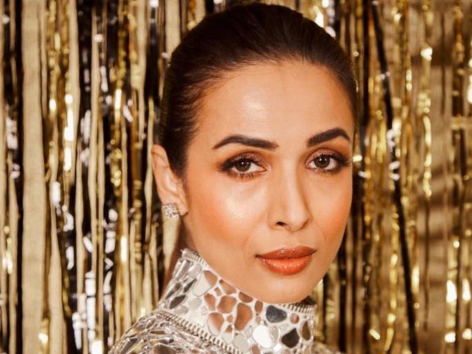 Sit n Sip- Mallika Shares fitness mantra through video which goes Viral | अरे देवा, मलाकाने व्हिडीओ शेअर करताच तुफान झाला व्हायरल, 8 लाखांहून अधिक लोकांनी पाहिला आणि....... Sit n Sip- Mallika Shares fitness mantra through video which goes Viral | अरे देवा, मलाकाने व्हिडीओ शेअर करताच तुफान झाला व्हायरल, 8 लाखांहून अधिक लोकांनी पाहिला आणि.......