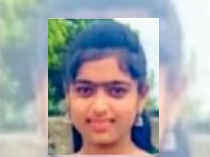 A class 10 student left for school by bus but an unfortunate incident happened on the road Death on the spot | १० वीत शिकणारी जयश्री बसमधून शाळेत निघाली, पण वाटेत घडली विपरीत घटना; जागीच मृत्यू A class 10 student left for school by bus but an unfortunate incident happened on the road Death on the spot | १० वीत शिकणारी जयश्री बसमधून शाळेत निघाली, पण वाटेत घडली विपरीत घटना; जागीच मृत्यू