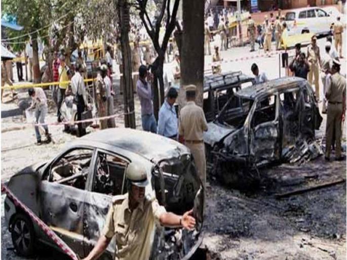 Malegaon bomb blast: Judge sees 'those' bikes in court | मालेगाव स्फोट: 'त्या' बाईक कोर्टात आणल्या, न्यायाधीशांनी पाहिल्या! Malegaon bomb blast: Judge sees 'those' bikes in court | मालेगाव स्फोट: 'त्या' बाईक कोर्टात आणल्या, न्यायाधीशांनी पाहिल्या!