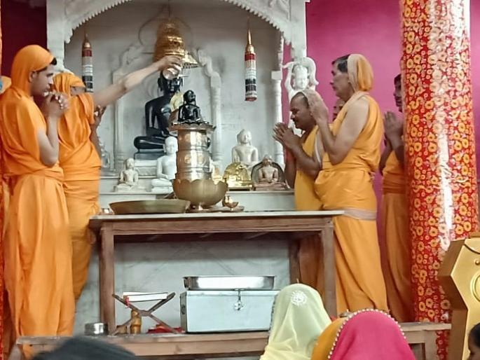 paryushan parva at Digambar Jain temple of the Malegaon | मालेगाव येथील वृषभनाथ दिगंबर जैन मंदिरात पर्युषण पर्व paryushan parva at Digambar Jain temple of the Malegaon | मालेगाव येथील वृषभनाथ दिगंबर जैन मंदिरात पर्युषण पर्व