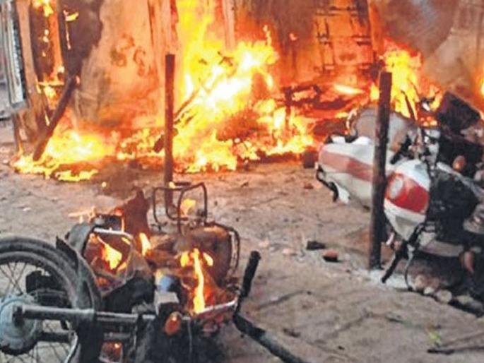 Accused acquitted after 17 years, so where are the guilty?; Question mark after Malegaon blast verdict | १७ वर्षांनी आरोपी निर्दोष सुटले, मग दोषी कुठे आहेत?; मालेगाव स्फोट खटल्याच्या निकालानंतर प्रश्नचिन्ह Accused acquitted after 17 years, so where are the guilty?; Question mark after Malegaon blast verdict | १७ वर्षांनी आरोपी निर्दोष सुटले, मग दोषी कुठे आहेत?; मालेगाव स्फोट खटल्याच्या निकालानंतर प्रश्नचिन्ह