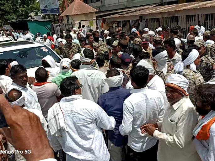 crime against more than two hundred people from both groups of bjp | भाजपच्या दोन्ही गटांतील दोनशेहून अधिक जणांविरुद्ध गुन्हा crime against more than two hundred people from both groups of bjp | भाजपच्या दोन्ही गटांतील दोनशेहून अधिक जणांविरुद्ध गुन्हा