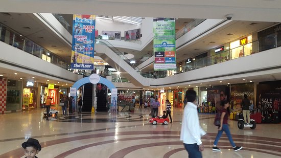 Our loss of Rs 15,000 crore in Covid; Allow the mall to start at full capacity | कोविडमध्ये आमचं १५ हजार कोटी रूपयांचे नुकसान; मॉल पूर्ण क्षमतेने सुरू करण्याची परवानगी द्या Our loss of Rs 15,000 crore in Covid; Allow the mall to start at full capacity | कोविडमध्ये आमचं १५ हजार कोटी रूपयांचे नुकसान; मॉल पूर्ण क्षमतेने सुरू करण्याची परवानगी द्या