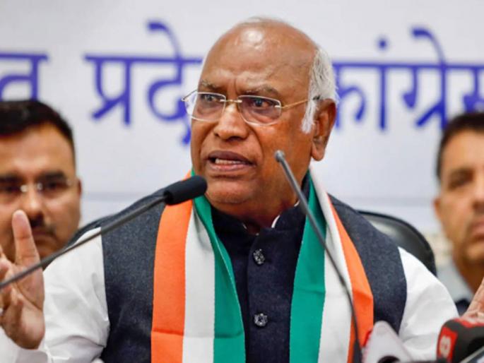 CBI and ED are BJP candidates, Congress president Kharge's criticism | सीबीआय अन् ईडी हे भाजपचे उमेदवार, काँग्रेस अध्यक्ष खरगे यांची टीका CBI and ED are BJP candidates, Congress president Kharge's criticism | सीबीआय अन् ईडी हे भाजपचे उमेदवार, काँग्रेस अध्यक्ष खरगे यांची टीका