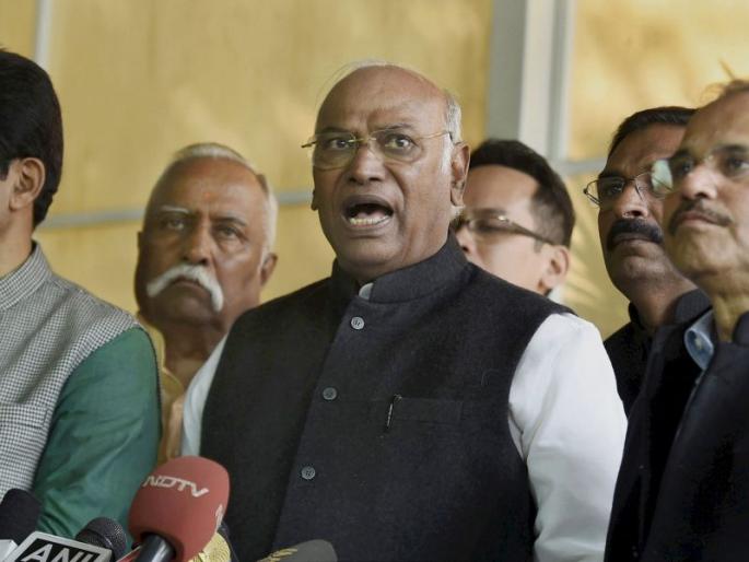 If Congress win Mumbai, then win Maharashtra, win Maharashtra, Delhi wins - Mallikarjun Kharge | काँग्रेसने मुंबई जिंकली तर महाराष्ट्र जिंकेल, महाराष्ट्र जिंकला तर दिल्ली जिंकणार - मल्लिकार्जुन खरगे If Congress win Mumbai, then win Maharashtra, win Maharashtra, Delhi wins - Mallikarjun Kharge | काँग्रेसने मुंबई जिंकली तर महाराष्ट्र जिंकेल, महाराष्ट्र जिंकला तर दिल्ली जिंकणार - मल्लिकार्जुन खरगे