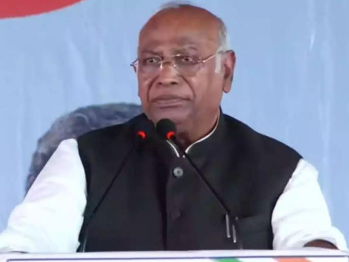 mahakumbh 2025 Mallikarjun Kharge's target over Ganga bath, now Bhajan has given an open challenge | गंगा स्नानावरून मल्लिकार्जुन खर्गेंचा निशाणा, आता भाजपनं दिलं खुलं आव्हान!