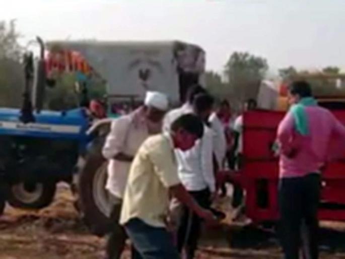 Death of an injured woman trapped in a threshing machine | मळणी मशीनमध्ये आडकलेल्या जखमी महिलेचा मृत्यू Death of an injured woman trapped in a threshing machine | मळणी मशीनमध्ये आडकलेल्या जखमी महिलेचा मृत्यू