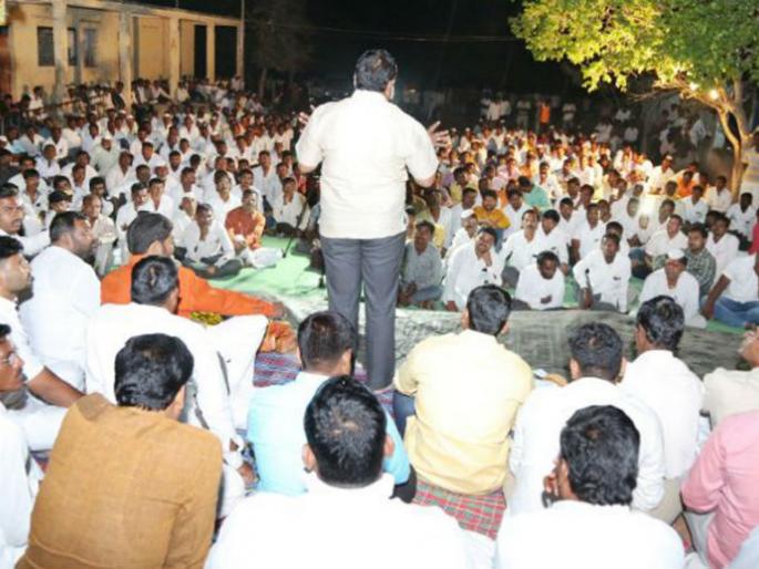 Pakistan's farmer of the country's enemy? MP Raju Shetty's question about the farmers' meeting at Bhambudi | देशाचा शत्रू पाकिस्तान की शेतकरी? खासदार राजू शेट्टी यांचा भांबुडी येथील शेतकरी मेळाव्यात सवाल, भाजप सरकारवर जोरदार टिका