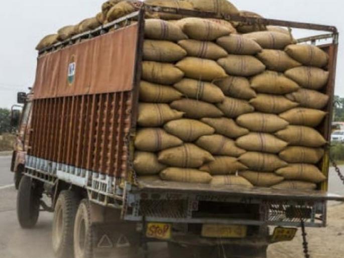 Do not transport goods in Karnataka on April 12th and 13th, appeals Lorry Association | कर्नाटकात १२, १३ एप्रिलला मालवाहतूक करू नका, ‘लॉरी असोसिएशन’चे आवाहन; नेमकं कारण काय..वाचा Do not transport goods in Karnataka on April 12th and 13th, appeals Lorry Association | कर्नाटकात १२, १३ एप्रिलला मालवाहतूक करू नका, ‘लॉरी असोसिएशन’चे आवाहन; नेमकं कारण काय..वाचा