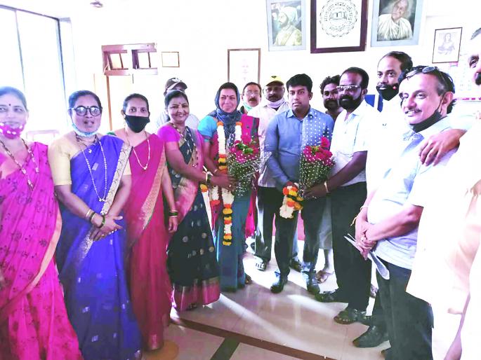 Shiv Sena's flag on Malvan subject committees | मालवण विषय समित्यांवर शिवसेनेचा झेंडा Shiv Sena's flag on Malvan subject committees | मालवण विषय समित्यांवर शिवसेनेचा झेंडा