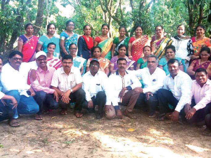 After 32 years the students said their experience ... 88-90 later they met in the caravan ... | ३२ वर्षांनंतर विद्यार्थ्यांनी सांगितले आपले अनुभव...८८-९० नंतर ते भेटले मालवणात...