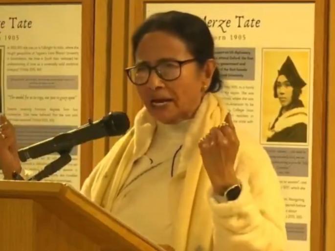Chaos during Mamata Banerjee's speech in Oxford; She gave a strong reply to the protesters | ऑक्सफर्डमध्ये ममता बॅनर्जींच्या भाषणादरम्यान गोंधळ; निदर्शकांना दिलं जोरदार प्रत्त्युत्तर, म्हणाल्या- आपल्याला... Chaos during Mamata Banerjee's speech in Oxford; She gave a strong reply to the protesters | ऑक्सफर्डमध्ये ममता बॅनर्जींच्या भाषणादरम्यान गोंधळ; निदर्शकांना दिलं जोरदार प्रत्त्युत्तर, म्हणाल्या- आपल्याला...