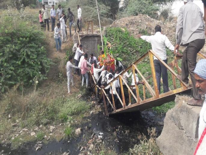 Torture even after death | मृत्यूनंतरही यातना Torture even after death | मृत्यूनंतरही यातना