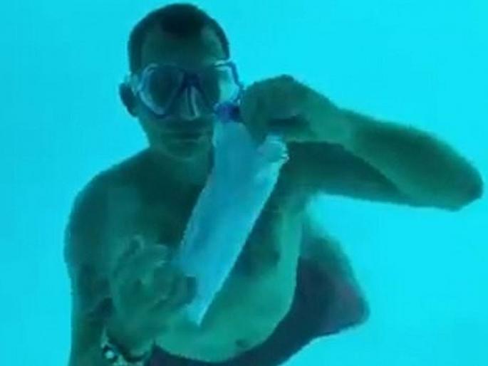 Boyfriend drowned during proposal to girlfriend under water in Tanzania | Video : खोल पाण्यात उतरून गर्लफ्रेन्डला करत होता प्रपोज, नाका-तोंडात पाणी जाऊन 'त्याचा' मृत्यू...