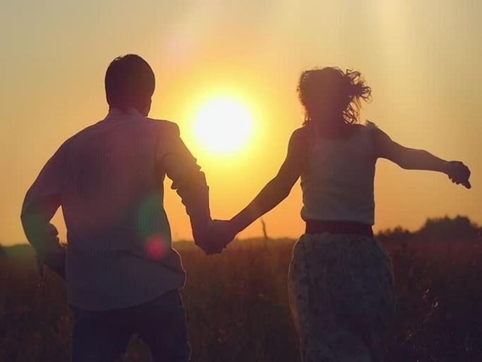 Maharaj who tells Bhagwat stories run away with married women in bhandara | भागवत कथा सांगायला महाराज गावात आले अन् विवाहितेला घेऊन धूम पळाले