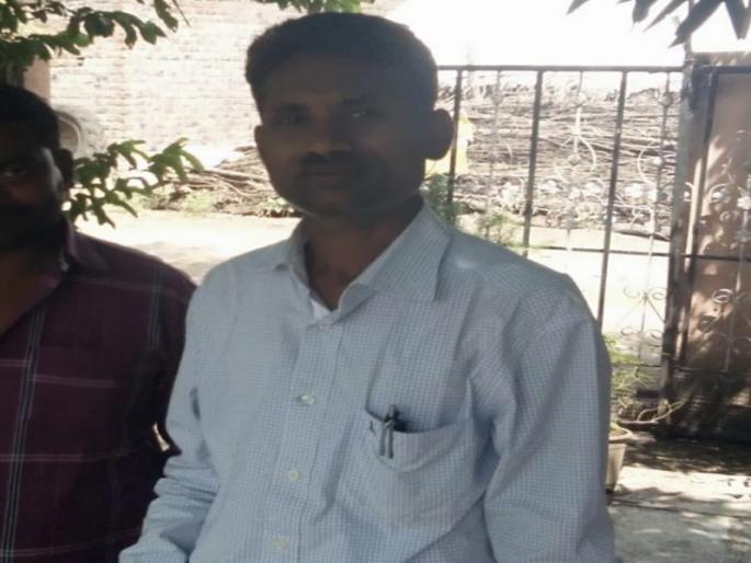 Saying, "Someone did something to you", Devarushi boiled over 12 lakhs | " तुमच्यावर कोणीतरी करणी केली ", असे सांगून भोंदूबाबाने उकळले तब्बल १२ लाख Saying, "Someone did something to you", Devarushi boiled over 12 lakhs | " तुमच्यावर कोणीतरी करणी केली ", असे सांगून भोंदूबाबाने उकळले तब्बल १२ लाख