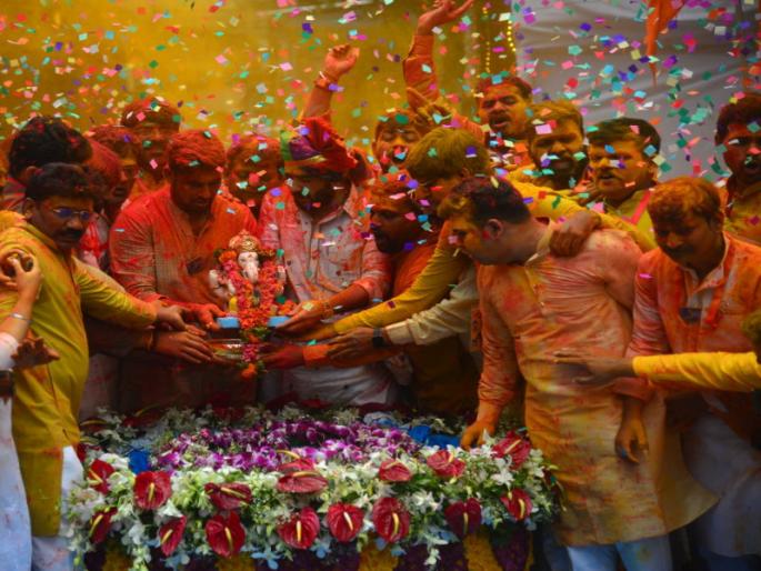 'Mangalmurti Morya' and 'Come early next year'! Immersion of Mana's Ganapati in Pune | 'मंगलमूर्ती मोरया' अन् 'पुढच्या वर्षी लवकर या'! पुण्यात मानांच्या गणपतींचं विसर्जन 'Mangalmurti Morya' and 'Come early next year'! Immersion of Mana's Ganapati in Pune | 'मंगलमूर्ती मोरया' अन् 'पुढच्या वर्षी लवकर या'! पुण्यात मानांच्या गणपतींचं विसर्जन