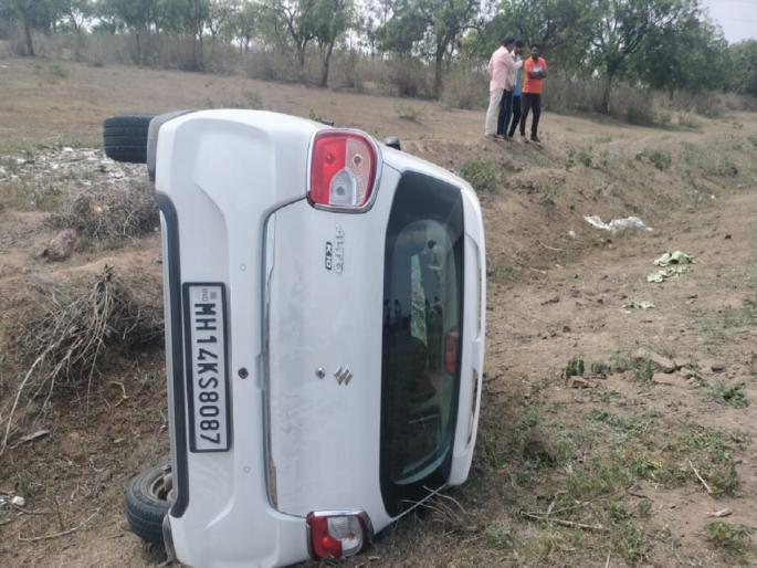 Fatal accident after car hit two wheeler from behind, youth died on the spot | दुचाकीला कारने पाठीमागून धडक दिल्याने भीषण अपघात, तरुणाचा जागीच मृत्यू Fatal accident after car hit two wheeler from behind, youth died on the spot | दुचाकीला कारने पाठीमागून धडक दिल्याने भीषण अपघात, तरुणाचा जागीच मृत्यू