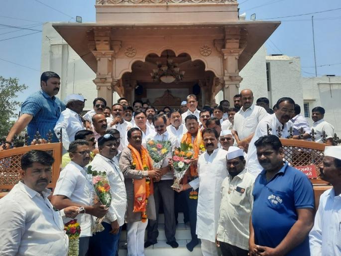 NCP's Vasantrao Bhalerao as Chairman of Manchar Agricultural Produce Market Committee | मंचर कृषी उत्पन्न बाजार समितीच्या सभापतीपदी राष्ट्रवादीच्या वसंतराव भालेरावांची बिनविरोध निवड NCP's Vasantrao Bhalerao as Chairman of Manchar Agricultural Produce Market Committee | मंचर कृषी उत्पन्न बाजार समितीच्या सभापतीपदी राष्ट्रवादीच्या वसंतराव भालेरावांची बिनविरोध निवड