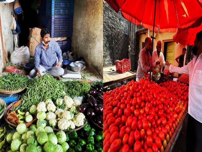 inflation of peas green beans tomatoes came down and coriander coarse chillies continue to increase price in mumbai | वाटाणा, फरसबी, टोमॅटोच्या महागाईचा पारा उतरला; कोथिंबीर, ढोबळी मिरचीची तेजी सुरूच inflation of peas green beans tomatoes came down and coriander coarse chillies continue to increase price in mumbai | वाटाणा, फरसबी, टोमॅटोच्या महागाईचा पारा उतरला; कोथिंबीर, ढोबळी मिरचीची तेजी सुरूच