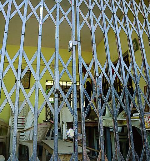 In Nagpur, when BJP corporators and Sangh volunteers face-to-face ... | नागपुरात जेव्हा भाजपा नगरसेवक व संघ स्वयंसेवक आमने-सामने होतात ... In Nagpur, when BJP corporators and Sangh volunteers face-to-face ... | नागपुरात जेव्हा भाजपा नगरसेवक व संघ स्वयंसेवक आमने-सामने होतात ...