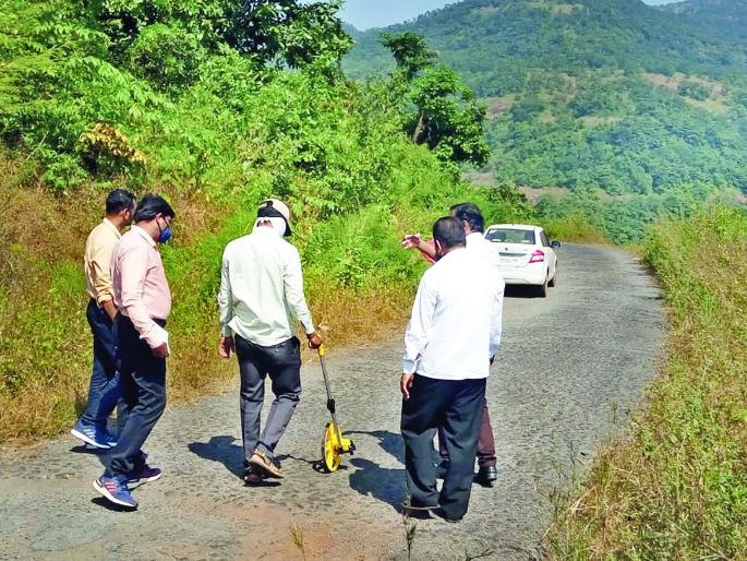 Committee inspects road corruption in Mandangad | मंडणगडातील रस्ते भ्रष्टाचाराची समितीकडून पाहणी Committee inspects road corruption in Mandangad | मंडणगडातील रस्ते भ्रष्टाचाराची समितीकडून पाहणी