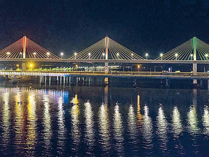 Five ki I Gadkari inaugurated the Mandvi bridge in length today | पाच कि. मी. लांबीच्या मांडवी पुलाचे आज गडकरी यांच्या हस्ते उद्घाटन Five ki I Gadkari inaugurated the Mandvi bridge in length today | पाच कि. मी. लांबीच्या मांडवी पुलाचे आज गडकरी यांच्या हस्ते उद्घाटन