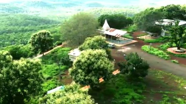 Temples of Lord Shiva are empty due to corona ; Grief to the devotees | ऐन श्रावणात शिवालये ओस; भाविकांना खंत Temples of Lord Shiva are empty due to corona ; Grief to the devotees | ऐन श्रावणात शिवालये ओस; भाविकांना खंत