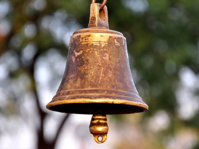 Thieves broke into two temples in Khed and stole 14 brass bells | Ratnagiri: दोन मंदिरे फोडली, खेडमध्ये चोरट्यांनी पितळेच्या १४ घंटा चोरल्या 