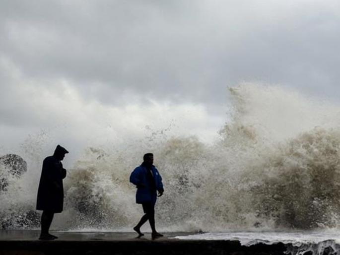 Alert on Raigad coast due to rough seas Cyclone Mandous | समुद्र खवळल्याने रायगड किनारपट्टीवर सतर्कता; मॅन डौंस चक्रीवादळाचा फटका बसण्याची शक्यता Alert on Raigad coast due to rough seas Cyclone Mandous | समुद्र खवळल्याने रायगड किनारपट्टीवर सतर्कता; मॅन डौंस चक्रीवादळाचा फटका बसण्याची शक्यता