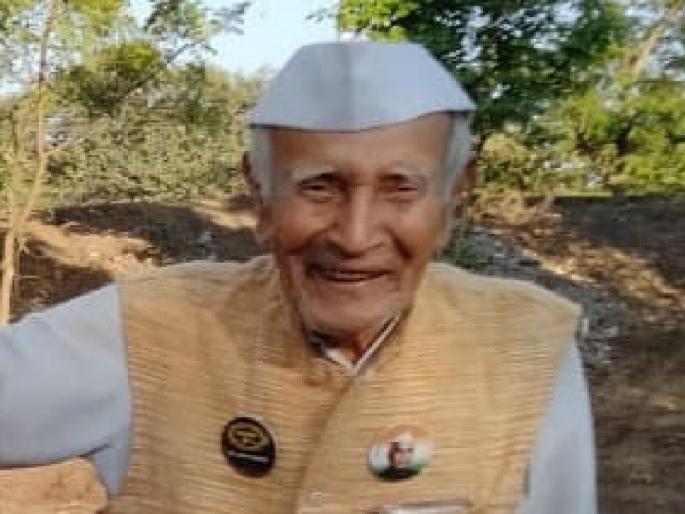 Veteran freedom fighter Madhavrao Mane was felicitated on July 10, on the occasion of his 100th birthday | ज्येष्ठ स्वातंत्र्यसैनिक माधवराव माने यांचा १० जुलैला सत्कार, शंभराव्या वाढदिवसानिमित्त गौरव Veteran freedom fighter Madhavrao Mane was felicitated on July 10, on the occasion of his 100th birthday | ज्येष्ठ स्वातंत्र्यसैनिक माधवराव माने यांचा १० जुलैला सत्कार, शंभराव्या वाढदिवसानिमित्त गौरव