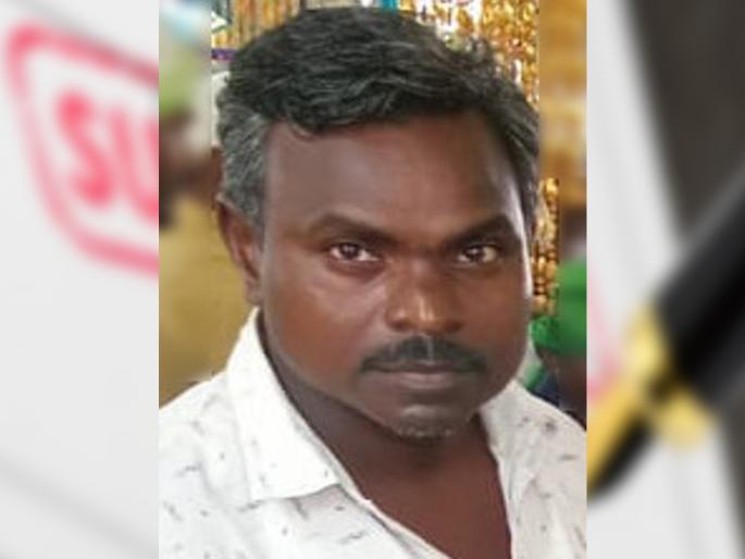 Jalgaon News Uncle killed nephew injured while returning from offering chadar at Pirbaba dargah | पीरबाबाच्या दर्ग्यावर चादर चढवून परतताना मामा ठार, भाचा जखमी Jalgaon News Uncle killed nephew injured while returning from offering chadar at Pirbaba dargah | पीरबाबाच्या दर्ग्यावर चादर चढवून परतताना मामा ठार, भाचा जखमी