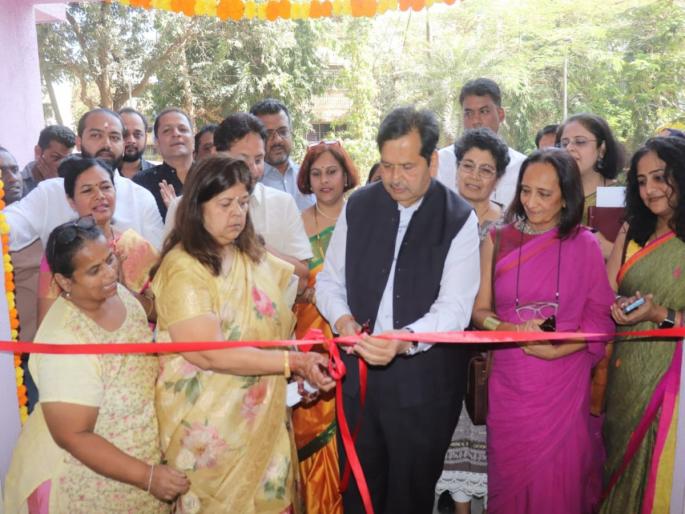 Mangalprabhat Lodha's announcement to build five hostels for working and business women in Mumbai | मुंबईत नोकरी, व्यवसाय करणाऱ्या महिलांसाठी पाच वसतीगृहांची उभारणी करणार, मंगलप्रभात लोढा यांची घोषणा Mangalprabhat Lodha's announcement to build five hostels for working and business women in Mumbai | मुंबईत नोकरी, व्यवसाय करणाऱ्या महिलांसाठी पाच वसतीगृहांची उभारणी करणार, मंगलप्रभात लोढा यांची घोषणा