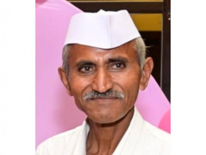 Retired policeman died due to electric shock while picking mangoes from tree | झाडावरील आंबे काढताना विजेचा शॉक लागून सेवानिवृत्त पोलीसाचा मृत्यू Retired policeman died due to electric shock while picking mangoes from tree | झाडावरील आंबे काढताना विजेचा शॉक लागून सेवानिवृत्त पोलीसाचा मृत्यू