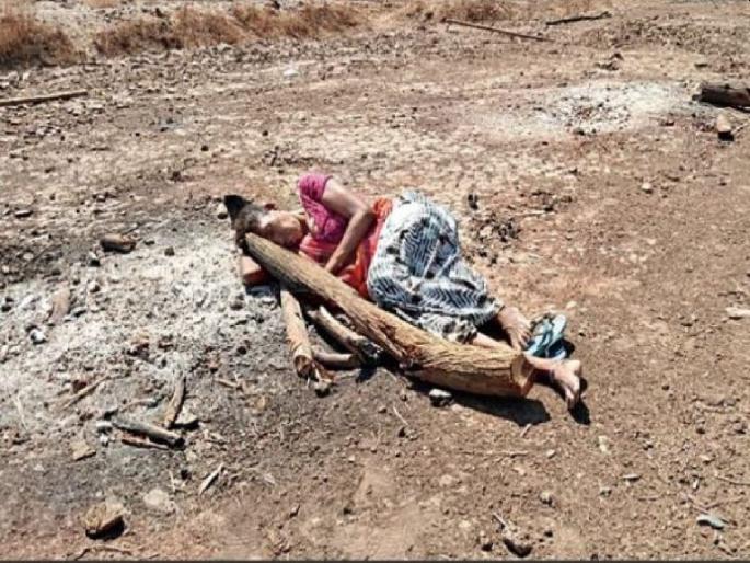 When She Misses Her Son, She Falls Asleep On The Ashes Of Her Pyre In Gujarat , Amirgarh | काळीज पिळवटणारी घटना! मुलाचा विरह सहन होईना; व्याकुळ आई चितेच्या राखेतच झोपते When She Misses Her Son, She Falls Asleep On The Ashes Of Her Pyre In Gujarat , Amirgarh | काळीज पिळवटणारी घटना! मुलाचा विरह सहन होईना; व्याकुळ आई चितेच्या राखेतच झोपते