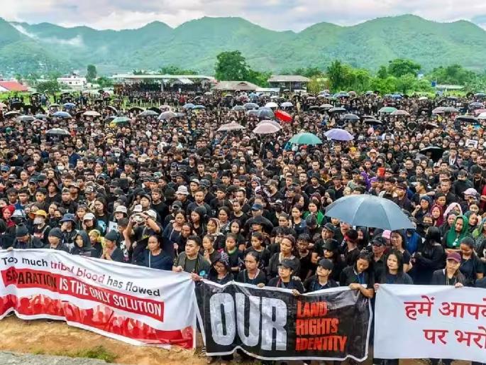 Freedom fighter's wife burnt alive by mob in Manipur | मणिपूरमध्ये स्वातंत्र्यसैनिकाच्या पत्नीला जमावाने जिवंत जाळल्याचे उघडकीस Freedom fighter's wife burnt alive by mob in Manipur | मणिपूरमध्ये स्वातंत्र्यसैनिकाच्या पत्नीला जमावाने जिवंत जाळल्याचे उघडकीस