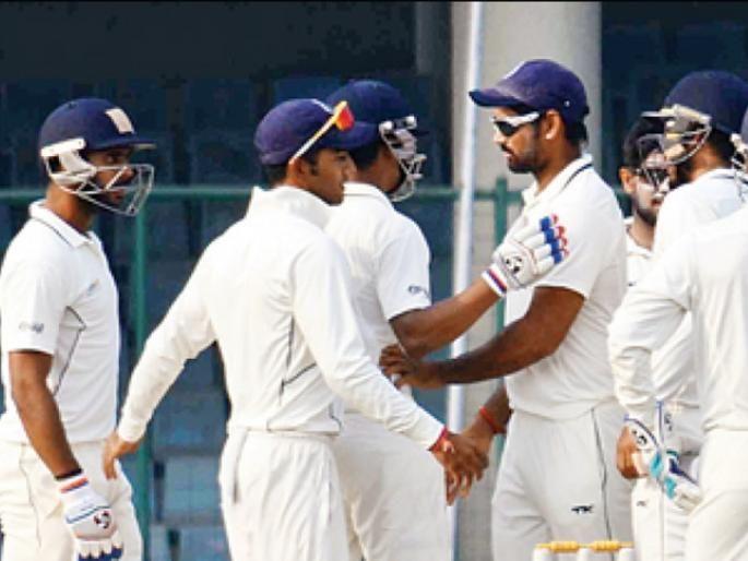 On the field, Gautam Gambhir was involved with 'this' cricketer in rift | मैदानातच गौतम गंभीरबरोबर भिडला होता 'हा' क्रिकेटपटू; म्हणाला होता, 'आताच हिशोब चुकता करू'...