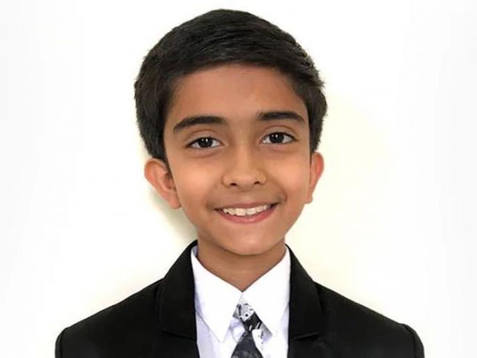 Indian Student In UAE Invents Robots which can Clean Oceans Help Farmers | मूर्ती लहान, पण...; छोट्या भारतीय विद्यार्थ्याचा छोटासा रोबो स्वच्छ करणार समुद्र Indian Student In UAE Invents Robots which can Clean Oceans Help Farmers | मूर्ती लहान, पण...; छोट्या भारतीय विद्यार्थ्याचा छोटासा रोबो स्वच्छ करणार समुद्र