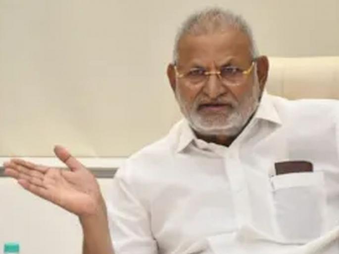 Kokate said, the Chief Minister gave his all in the very first meeting..., if you have too much fun, go home... | कोकाटे म्हणाले, मुख्यमंत्र्यांनी पहिल्याच बैठकीत दम दिला..., जास्त मस्ती कराल तर घरी जाल...