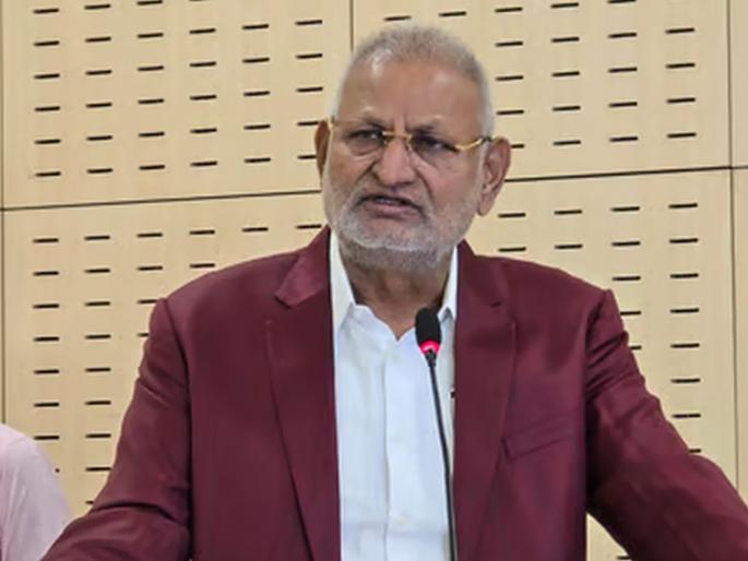 Pests in 'crop insurance', Agriculture Minister admits to scam; Scheme to be improved | 'पीकविमा'त कीड, कृषिमंत्र्यांची घोटाळ्याची कबुली; योजनेत केली जाणार सुधारणा Pests in 'crop insurance', Agriculture Minister admits to scam; Scheme to be improved | 'पीकविमा'त कीड, कृषिमंत्र्यांची घोटाळ्याची कबुली; योजनेत केली जाणार सुधारणा