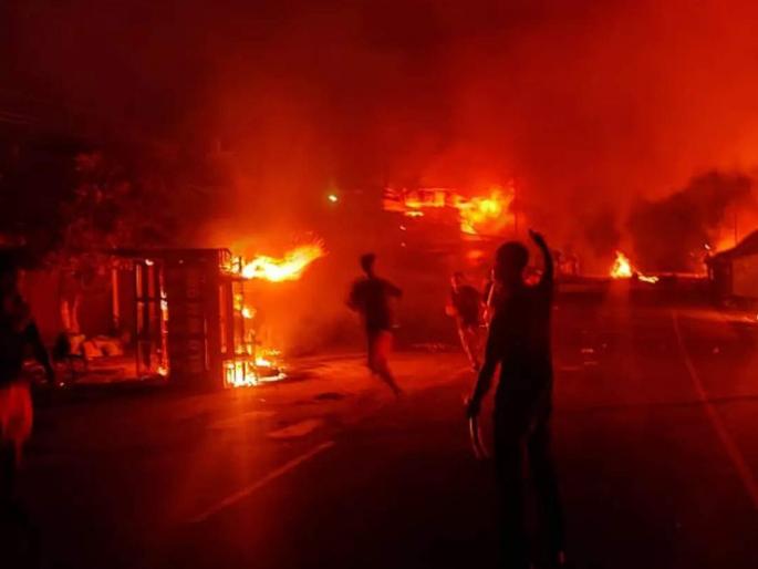 Fierce attack by Kuki militants on CRPF convoy in Manipur, two jawans martyred | मणिपूरमध्ये CRPF च्या ताफ्यावर कुकी उग्रवाद्यांकडून भीषण हल्ला, दोन जवानांना वीरमरण    Fierce attack by Kuki militants on CRPF convoy in Manipur, two jawans martyred | मणिपूरमध्ये CRPF च्या ताफ्यावर कुकी उग्रवाद्यांकडून भीषण हल्ला, दोन जवानांना वीरमरण