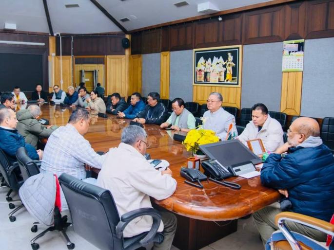 Controversy rises in Manipur, NDA proposal rejected by Maitei organization A 24-hour ultimatum was given | मणिपूरमध्ये वाद वाढला, एनडीएचा प्रस्ताव मैतेई संघटनेने फेटाळला; २४ तासांचा अल्टिमेटम दिला Controversy rises in Manipur, NDA proposal rejected by Maitei organization A 24-hour ultimatum was given | मणिपूरमध्ये वाद वाढला, एनडीएचा प्रस्ताव मैतेई संघटनेने फेटाळला; २४ तासांचा अल्टिमेटम दिला