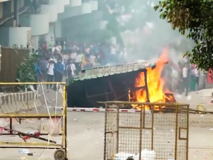 Center's big decision on Manipur Violence; Will send 50 units of CAPF | मणिपूरबाबत केंद्राचा मोठा निर्णय; सीएपीएफच्या ५० तुकड्या पाठविणार Center's big decision on Manipur Violence; Will send 50 units of CAPF | मणिपूरबाबत केंद्राचा मोठा निर्णय; सीएपीएफच्या ५० तुकड्या पाठविणार