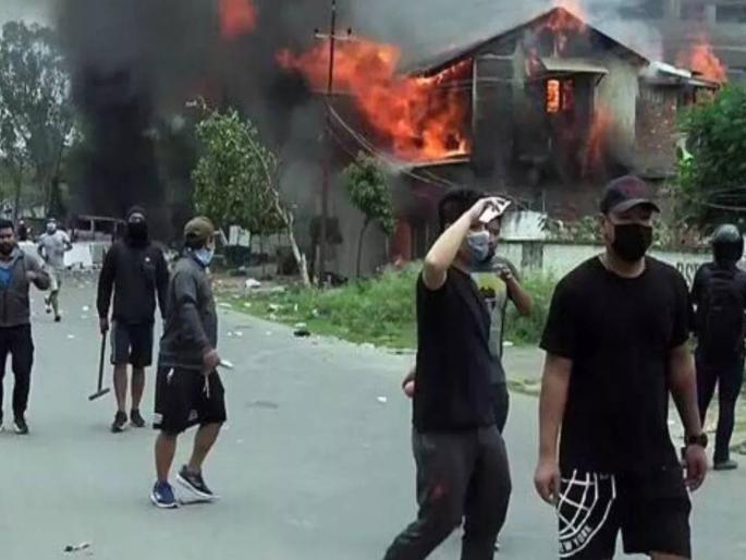 Three bodies found in Jiribam, Manipur, chaos outside residence of ministers and MLAs A curfew applies | मणिपूरमधील जिरीबाममध्ये तीन मृतदेह सापडले, मंत्री आणि आमदारांच्या निवासस्थानाबाहेर गोंधळ; संचारबंदी लागू Three bodies found in Jiribam, Manipur, chaos outside residence of ministers and MLAs A curfew applies | मणिपूरमधील जिरीबाममध्ये तीन मृतदेह सापडले, मंत्री आणि आमदारांच्या निवासस्थानाबाहेर गोंधळ; संचारबंदी लागू