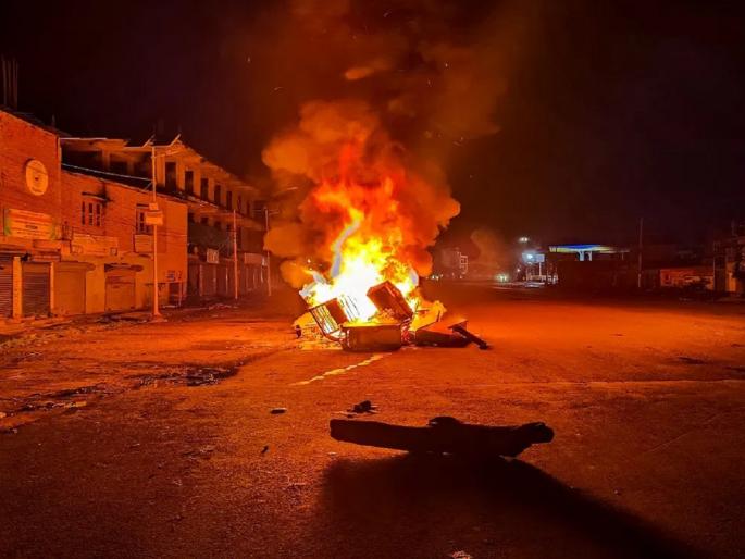 manipur violence crisis manipur internet ban extended in state till 10 july | मणिपूरमध्ये पुन्हा इंटरनेट बंदी वाढवली! हिंसाचारात आतापर्यंत 120 ठार, तर 3 हजारहून अधिक जखमी manipur violence crisis manipur internet ban extended in state till 10 july | मणिपूरमध्ये पुन्हा इंटरनेट बंदी वाढवली! हिंसाचारात आतापर्यंत 120 ठार, तर 3 हजारहून अधिक जखमी