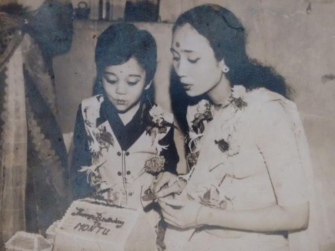 Intisab! For the mother of a breakup chain | इन्तिसाब! कुंटणखान्याच्या शृंखला तोडणाऱ्या आईसाठी... Intisab! For the mother of a breakup chain | इन्तिसाब! कुंटणखान्याच्या शृंखला तोडणाऱ्या आईसाठी...