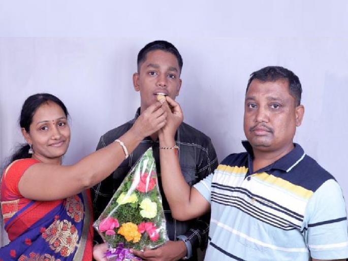 Manish Kokre First in Konkan Board, Manish to become an IAS officer | मनीष कोकरेला बनायचंय आयएएस अधिकारी Manish Kokre First in Konkan Board, Manish to become an IAS officer | मनीष कोकरेला बनायचंय आयएएस अधिकारी