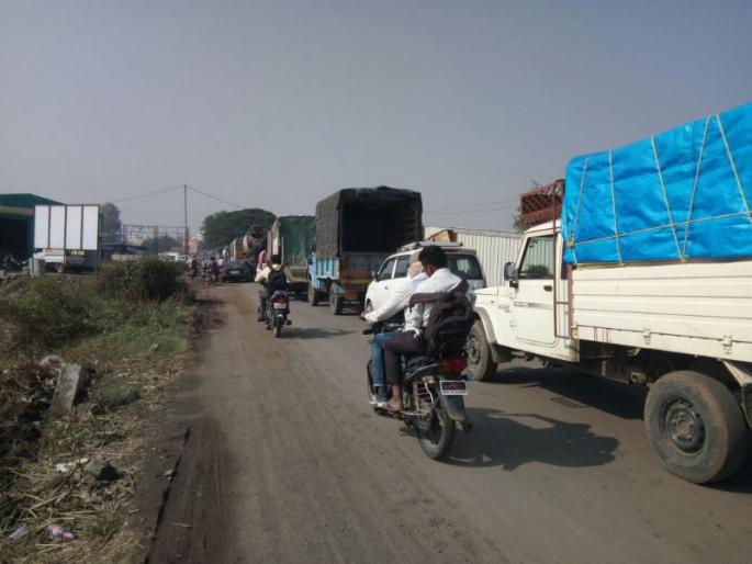 Manjri traingate technical problem often; Citizens' anguish because of problem | मांजरी रेल्वेगेटवर वारंवार वाहतूककोंडी; फाटक तुटण्याचे प्रमाण वाढल्याने नागरिकांना मनस्ताप Manjri traingate technical problem often; Citizens' anguish because of problem | मांजरी रेल्वेगेटवर वारंवार वाहतूककोंडी; फाटक तुटण्याचे प्रमाण वाढल्याने नागरिकांना मनस्ताप