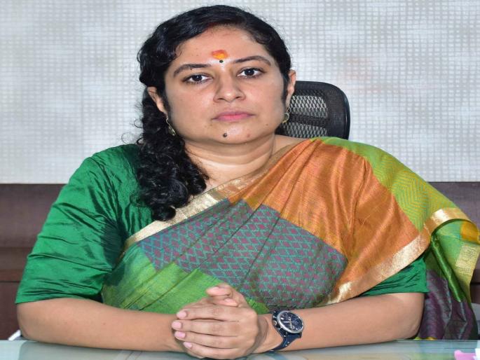 Kolhapur Municipal Corporation Administrator K. Manjulaxmi conducts surprise inspection, action taken against Assistant Commissioner Akode and Deputy City Engineer | Kolhapur: सहायक आयुक्त आकोडेंसह उपशहर अभियंत्यावर कारवाई, २९ कर्मचाऱ्यांचा पगार कपात  Kolhapur Municipal Corporation Administrator K. Manjulaxmi conducts surprise inspection, action taken against Assistant Commissioner Akode and Deputy City Engineer | Kolhapur: सहायक आयुक्त आकोडेंसह उपशहर अभियंत्यावर कारवाई, २९ कर्मचाऱ्यांचा पगार कपात