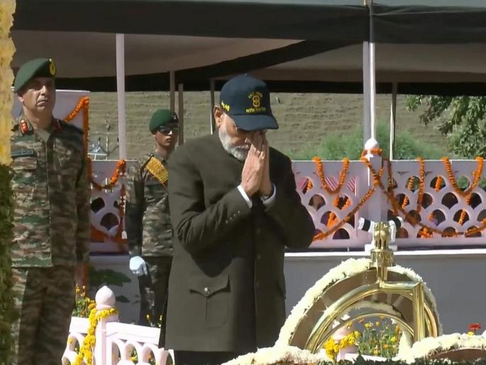 kargil vijaya divas PM narendra modi about indian army agniveer scheme agnipath ands says Then Modi will be 105 years old | "तेव्हा मोदी 105 वर्षांचा असेल, आज शिव्या का खाईल?" अग्निपथ योजनेवरून पंतप्रधानांनी विरोधकांना सुनावलं kargil vijaya divas PM narendra modi about indian army agniveer scheme agnipath ands says Then Modi will be 105 years old | "तेव्हा मोदी 105 वर्षांचा असेल, आज शिव्या का खाईल?" अग्निपथ योजनेवरून पंतप्रधानांनी विरोधकांना सुनावलं